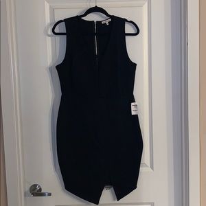 Sleeveless Body con dress with lace